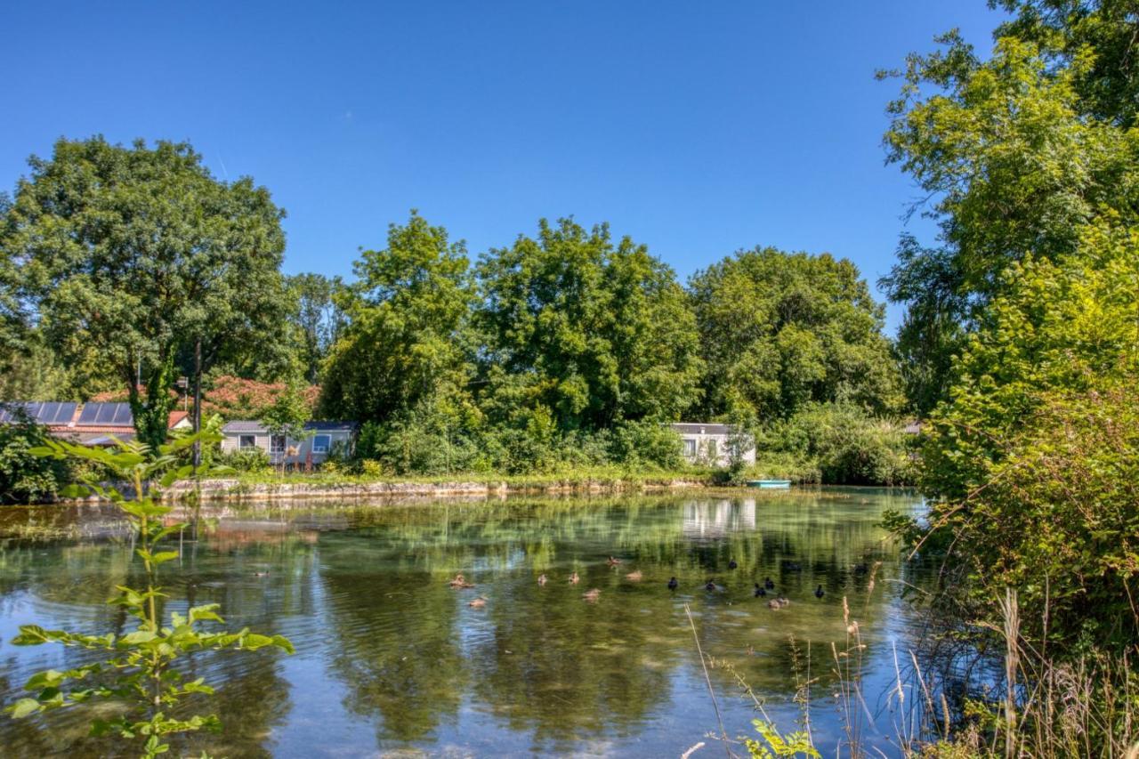Le Moulin Du Bleufond Hotel Монтиняк Екстериор снимка