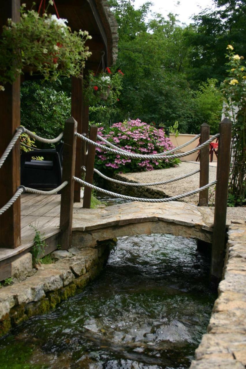 Le Moulin Du Bleufond Hotel Монтиняк Екстериор снимка
