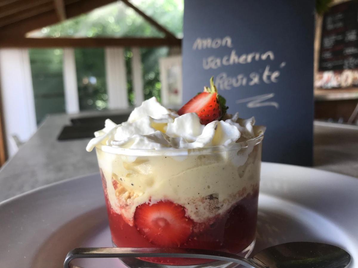 Le Moulin Du Bleufond Hotel Монтиняк Екстериор снимка